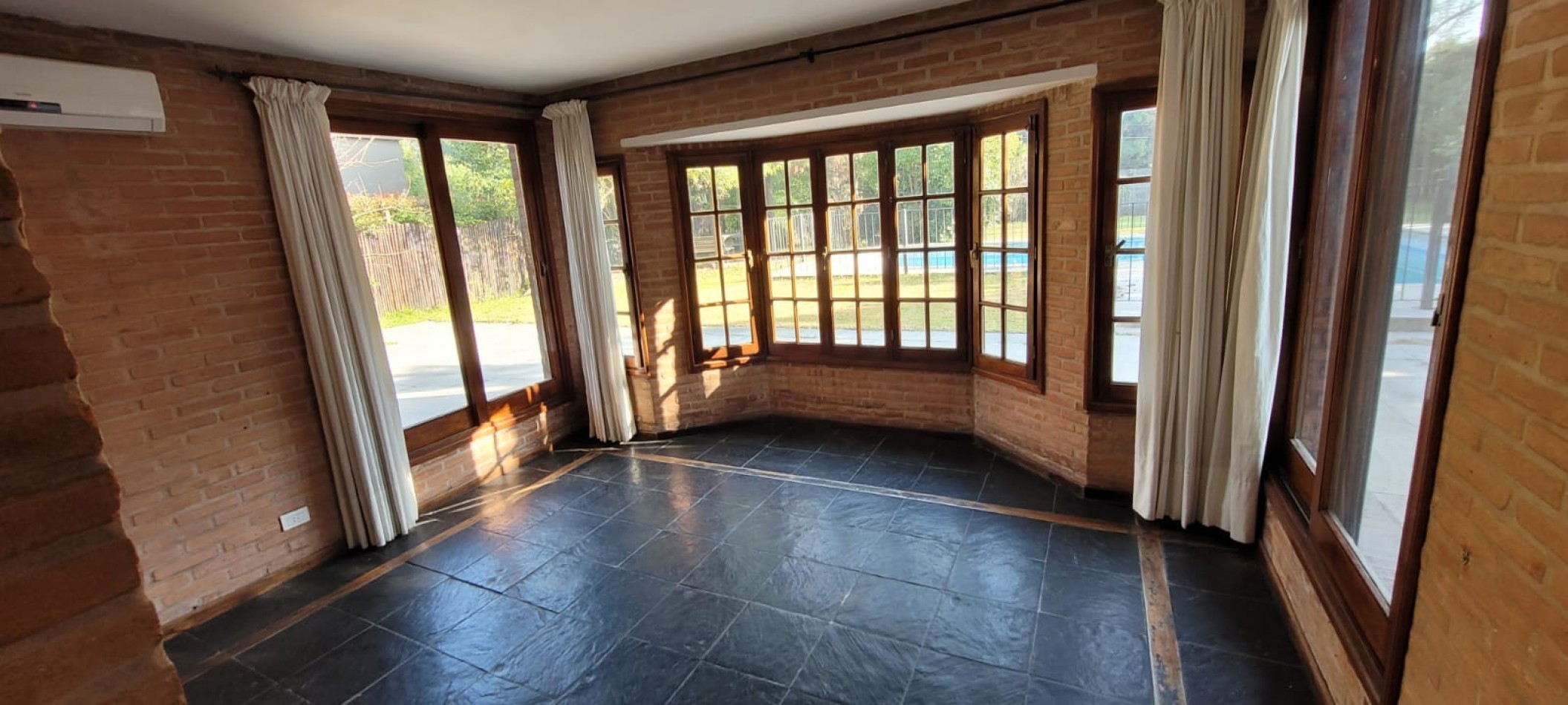 VENTA-CASA BARRIO CERRADO LAS GLORIAS